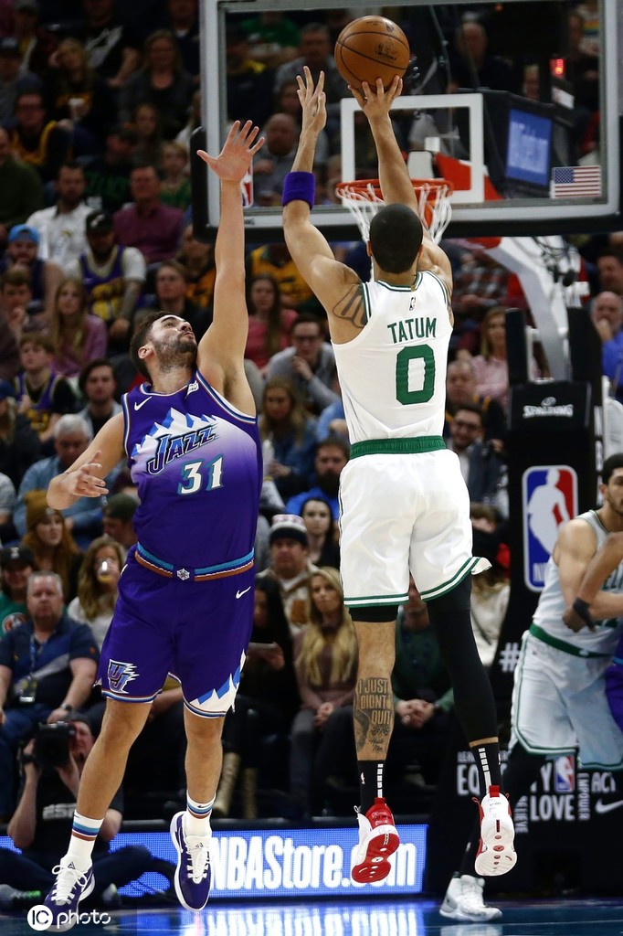 YABO-塔图姆回归赛场，关键助攻首场状态亮眼，掘金观众沸腾！的简单介绍